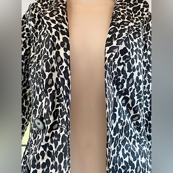 LUII - Animal Print Spring/Fall Coat π§₯ - Picture 5 of 12
